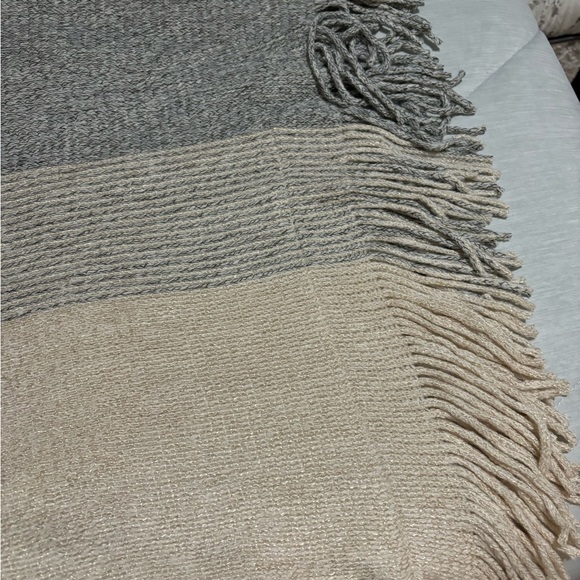 Mud pie poncho - Picture 5 of 8